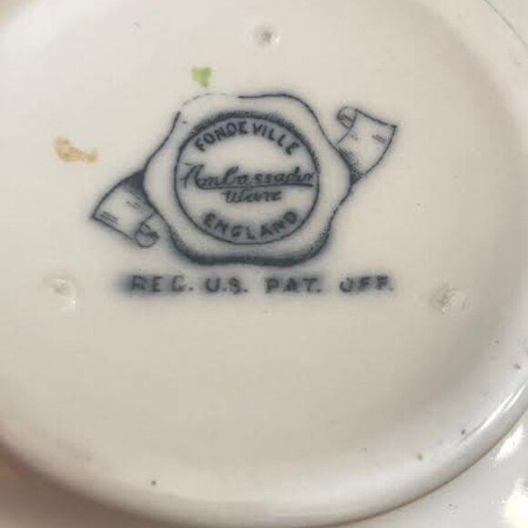 Set of 4 Vintage Double Handle Floral Cream Soup Bowls: Gold Trim England - Picture 9 of 12